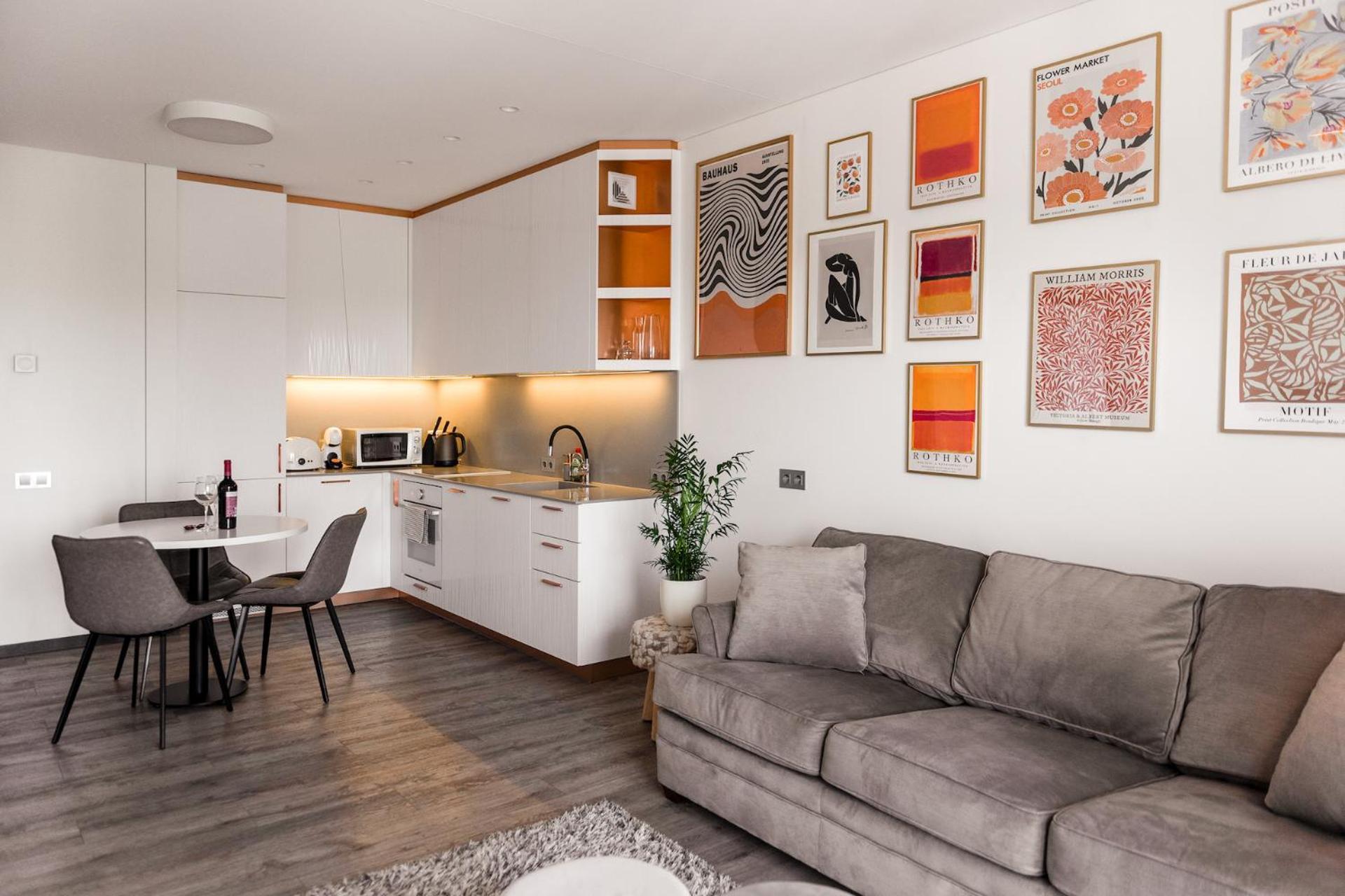 Bright Kaunas Apartment With Castle View Eksteriør bilde
