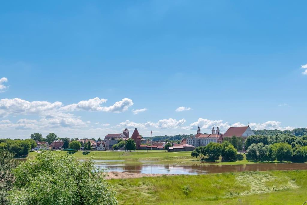 Bright Kaunas Apartment With Castle View Eksteriør bilde